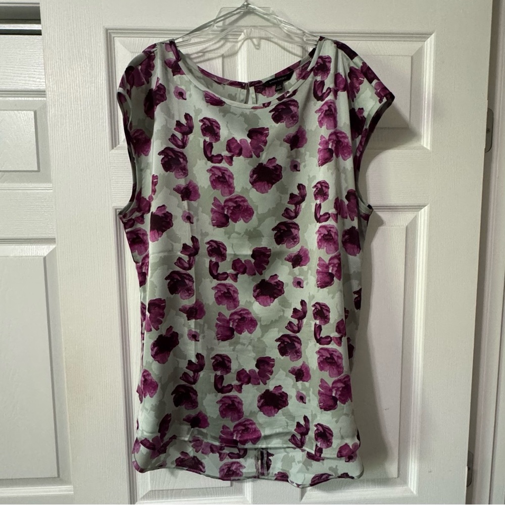 Banana Republic Floral Print cap sleeve tee